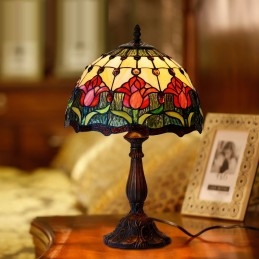 מנורת שולחן מזכוכית צבעונית...